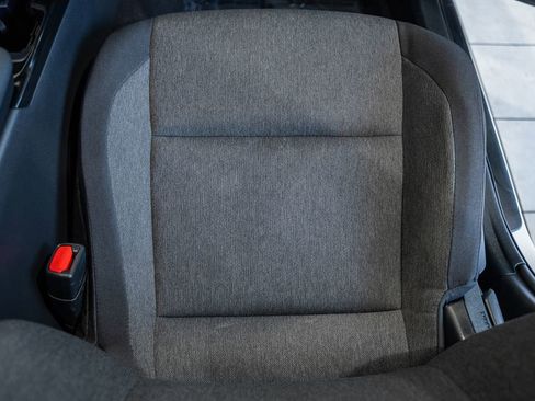 Used 2025 Toyota Camry LE image 28