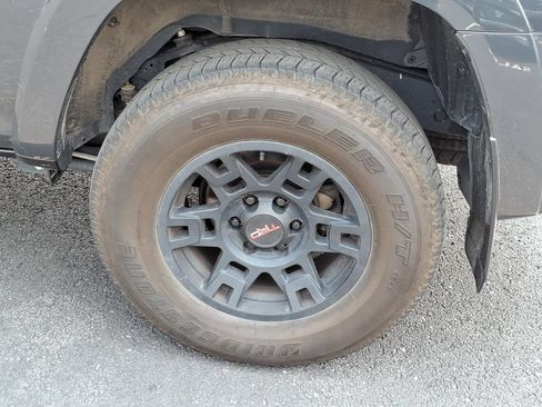Used 2024 Toyota 4Runner SR5 Premium w/ Moonroof Package AWD/4WD image 11
