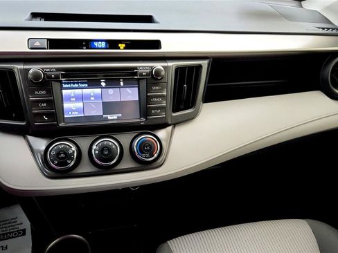 Used 2015 Toyota RAV4 LE image 41
