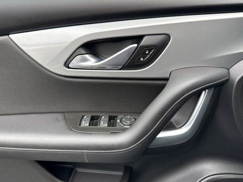 Used 2019 Chevrolet Blazer LT image 17
