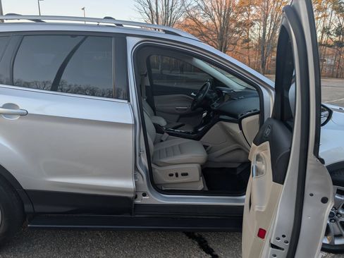Used 2015 Ford Escape Titanium FWD image 5