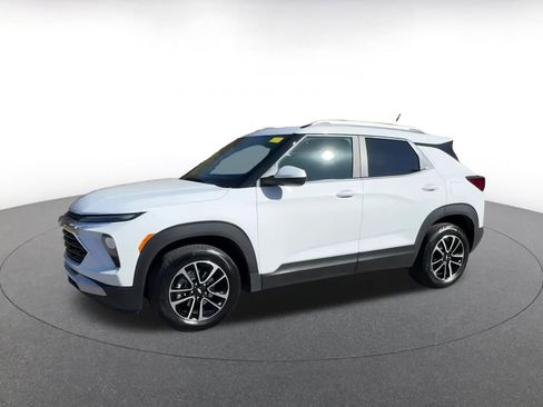 Used 2025 Chevrolet TrailBlazer LT image 5