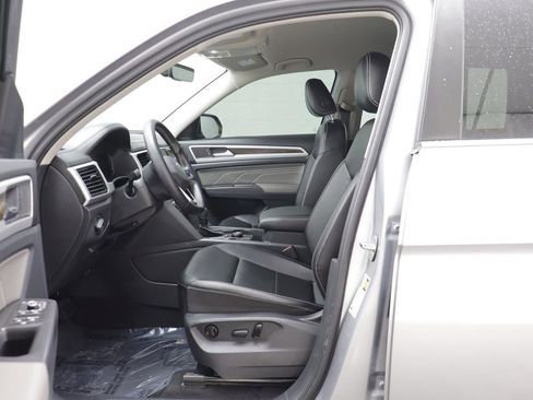 Certified 2022 Volkswagen Atlas SE image 5