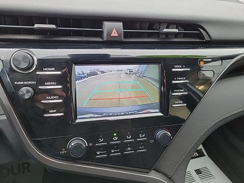 Used 2019 Toyota Camry LE image 20