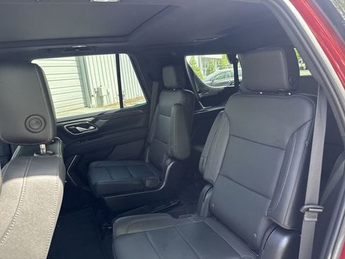 Used 2022 Chevrolet Tahoe Z71 w/ Luxury Package AWD/4WD image 17
