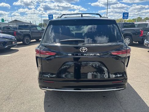 New 2026 Toyota Sienna Platinum AWD/4WD image 6