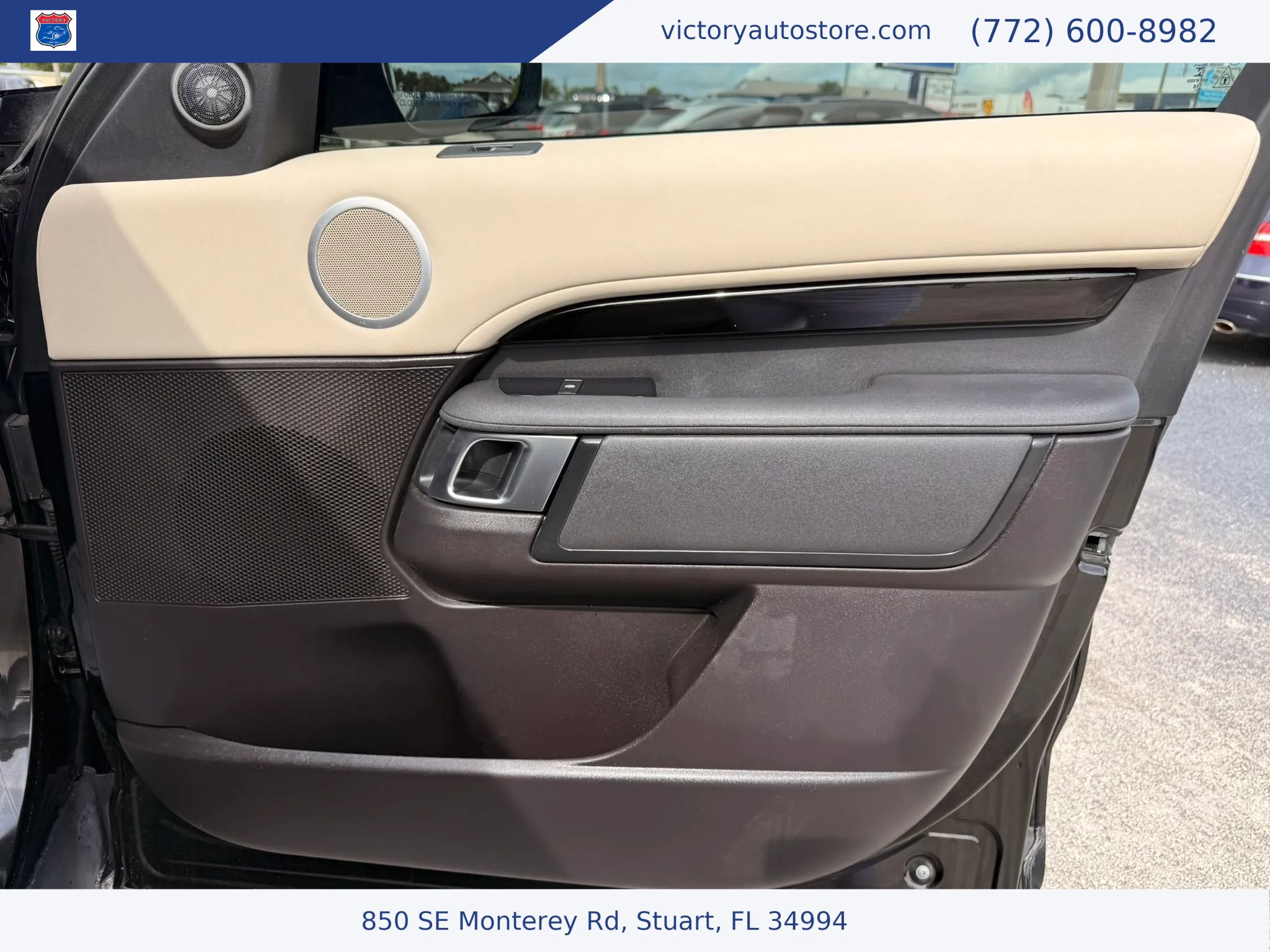 Used 2019 Land Rover Discovery SE AWD/4WD image 23