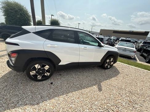 Certified 2025 Hyundai Kona SEL FWD image 9