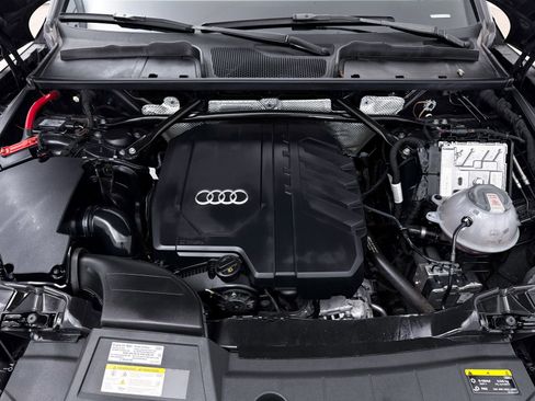 Used 2023 Audi Q5 2.0T Premium w/ Convenience Package AWD/4WD image 11