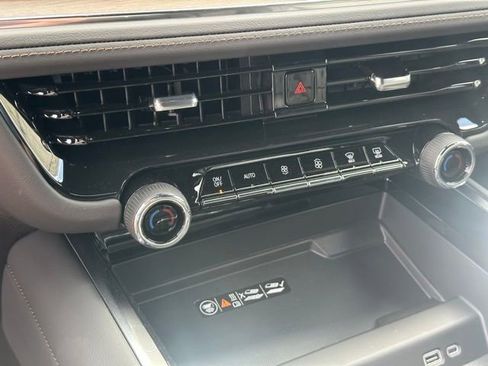 New 2026 Chevrolet Suburban High Country AWD/4WD image 10