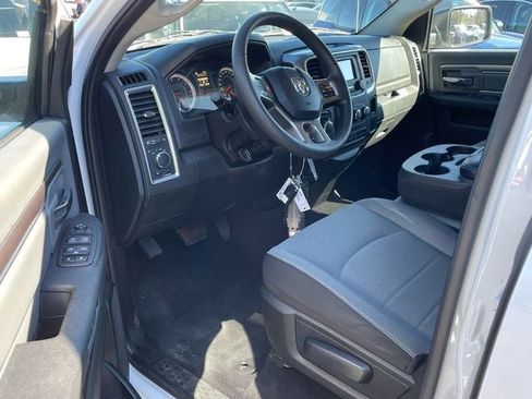 Used 2024 RAM 1500 Classic SLT image 9