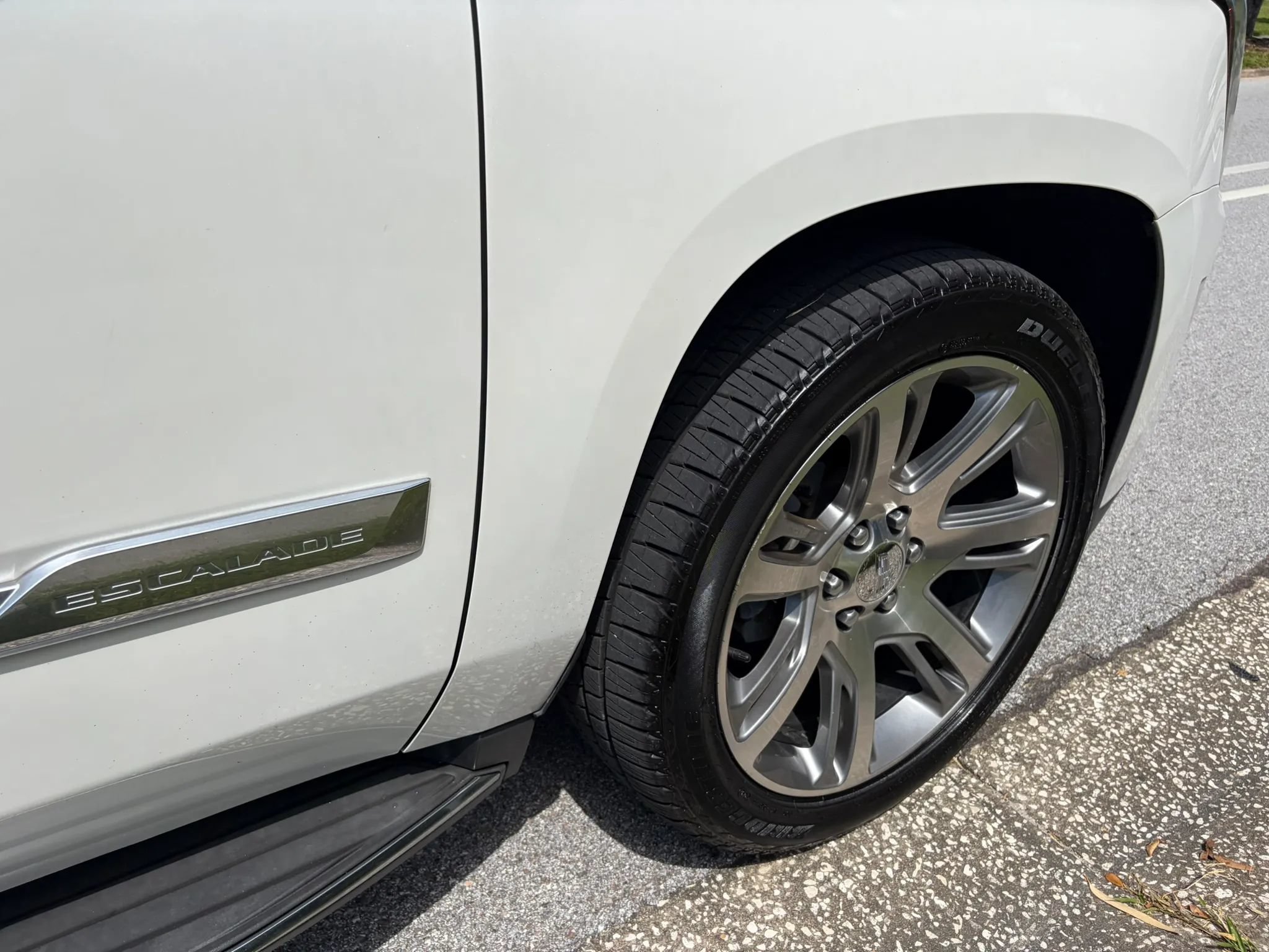 Used 2016 Cadillac Escalade Luxury RWD image 14