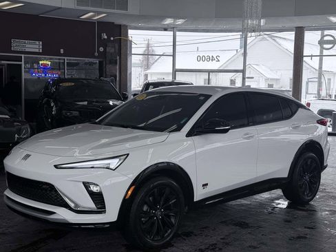 Used 2025 Buick Envista Sport Touring w/ Convenience I Package image 2