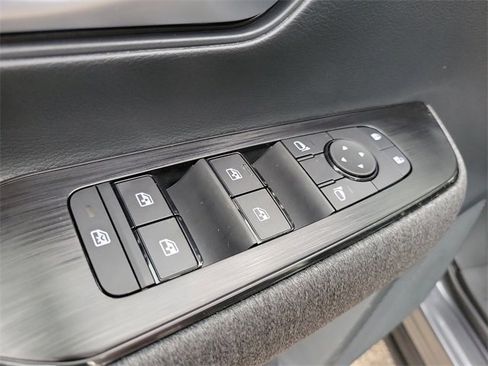 New 2025 Nissan Kicks SV image 16