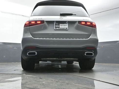 Used 2026 Mercedes-Benz GLS 450 4MATIC image 40