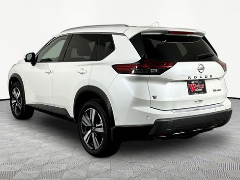 Certified 2025 Nissan Rogue SL AWD/4WD image 4