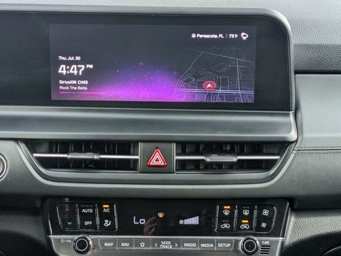 Used 2024 Kia Seltos EX FWD image 27
