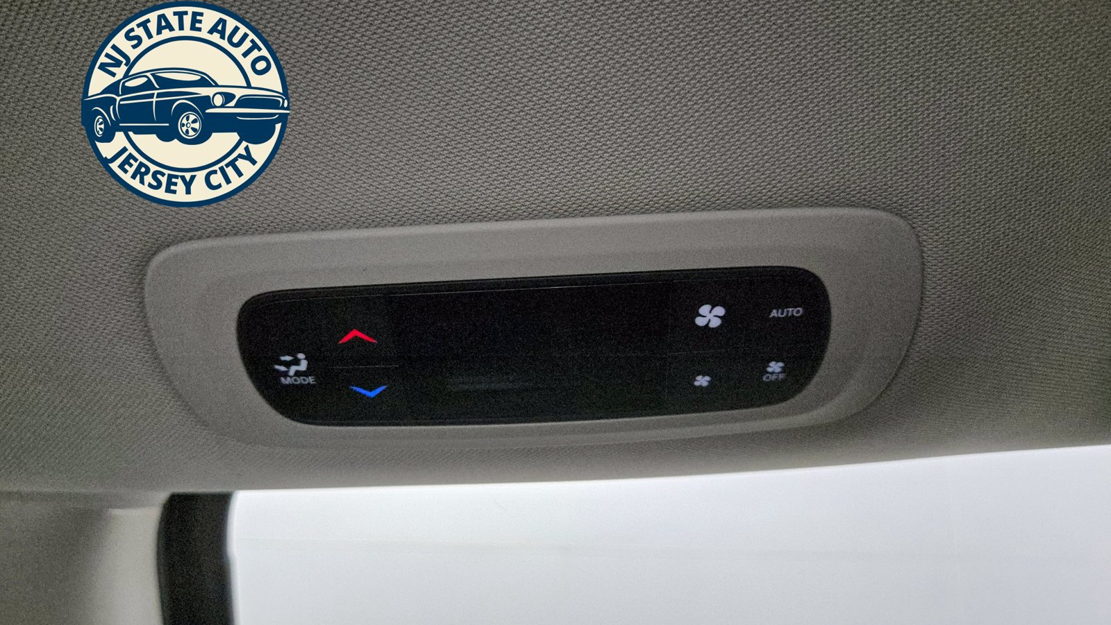 Used 2019 Chrysler Pacifica Touring-L FWD image 31