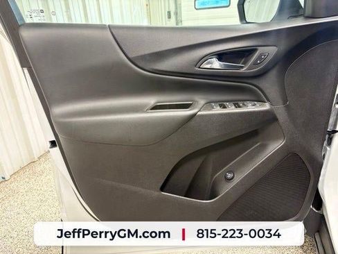 Used 2024 Chevrolet Equinox LT FWD image 13