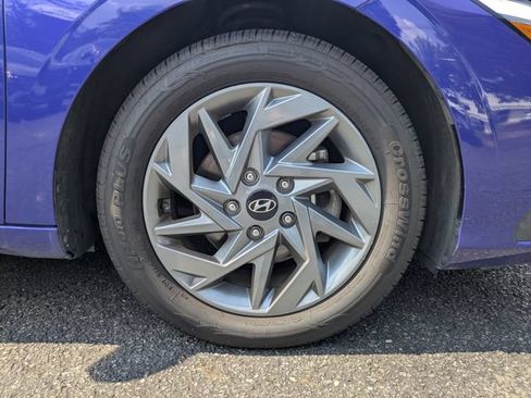 Used 2024 Hyundai Elantra SEL FWD image 11