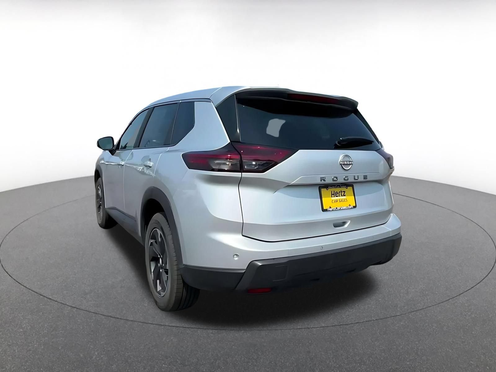 Used 2025 Nissan Rogue SV FWD image 10