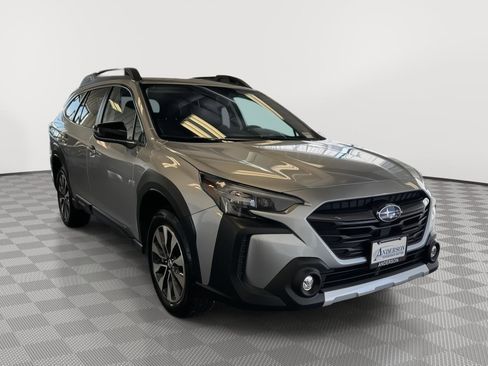 Used 2025 Subaru Outback Limited AWD/4WD image 5
