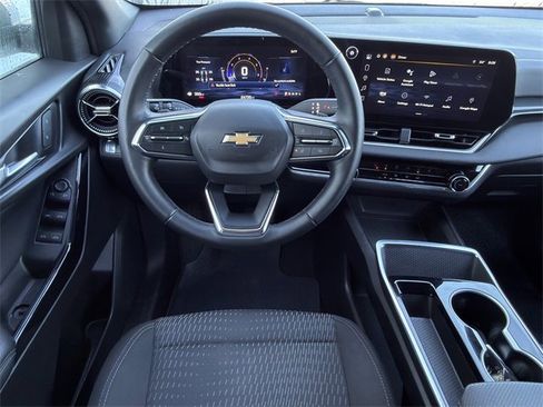 Used 2025 Chevrolet Equinox LT image 10