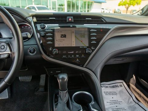 Used 2020 Toyota Camry XSE image 15