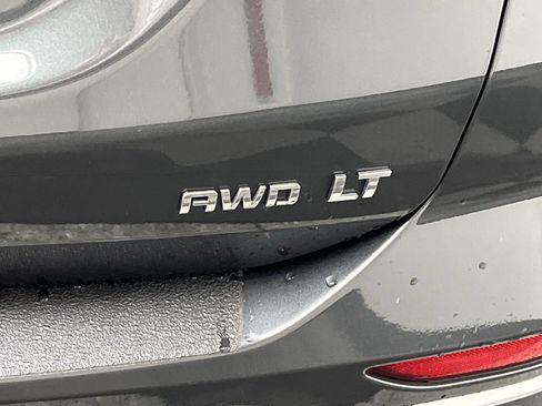 Used 2018 Chevrolet Equinox LT image 30