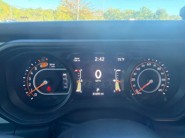 Used 2024 Jeep Wrangler Unlimited Sahara AWD/4WD image 17