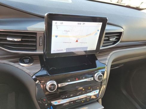 Used 2022 Ford Explorer Limited w/ Class IV Trailer Tow Package image 21