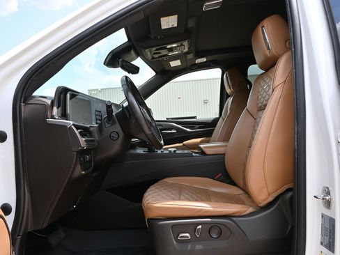 Used 2023 Cadillac Escalade ESV Sport w/ Touring Package AWD/4WD image 18