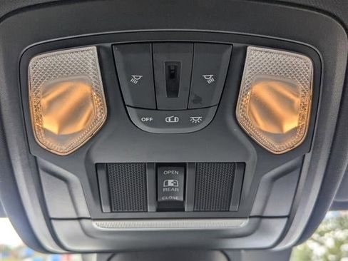 Used 2022 RAM 1500 Big Horn AWD/4WD image 45