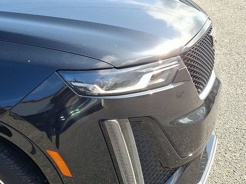 Certified 2025 Cadillac XT6 Sport w/ LPO, Floor Liner Package AWD/4WD image 29
