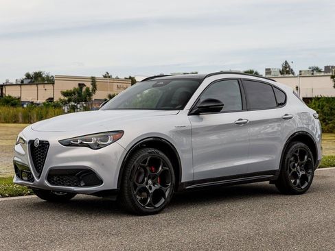 New 2025 Alfa Romeo Stelvio Sprint image 7