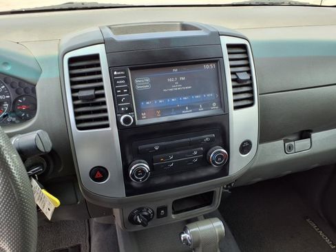 Used 2019 Nissan Frontier SV image 10
