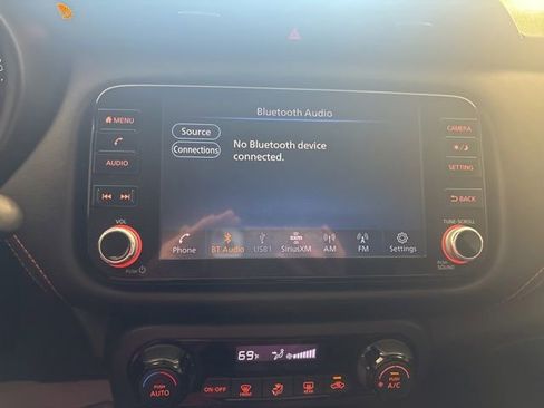 Used 2022 Nissan Kicks SR FWD image 12