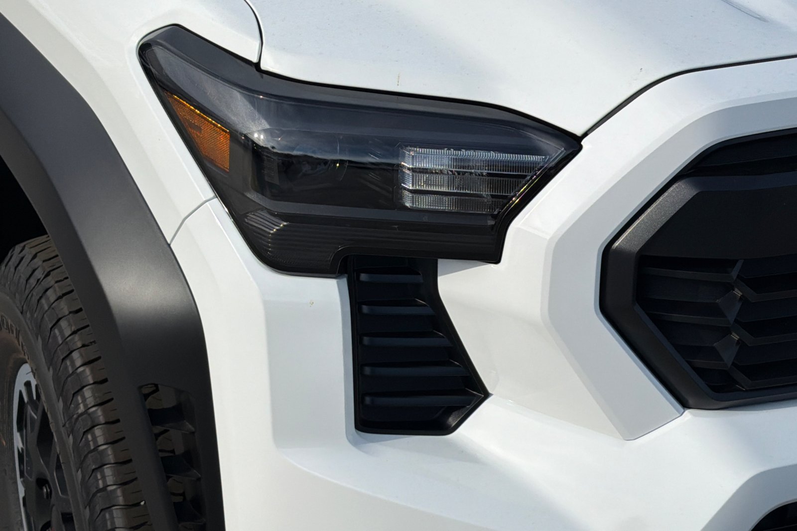 Certified 2026 Toyota Tacoma TRD Off-Road AWD/4WD image 29