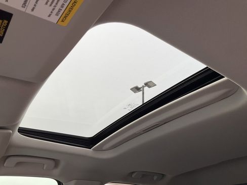 Certified 2022 Ford Maverick Lariat w/ Lariat Luxury Package image 3