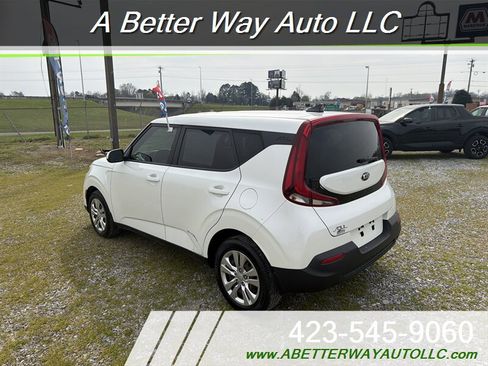 Used 2021 Kia Soul LX FWD image 4