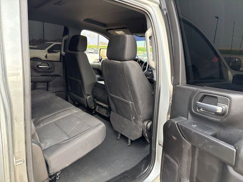 Used 2024 Chevrolet Silverado 2500 Custom w/ Custom Convenience Package image 12