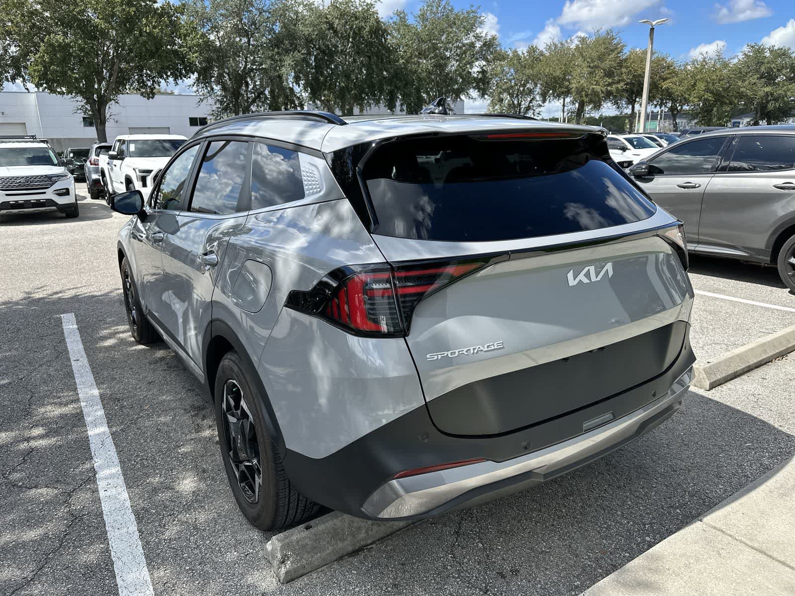 Used 2026 Kia Sportage EX w/ EX Panorama Roof Package FWD image 6