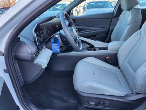 New 2026 Hyundai Elantra Limited FWD image 19