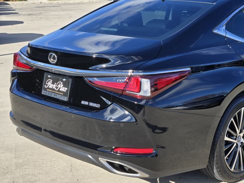 Used 2023 Lexus ES 350 Premium image 17