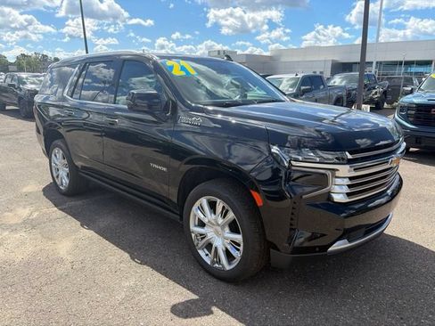 Used 2021 Chevrolet Tahoe High Country w/ Premium Package AWD/4WD image 7