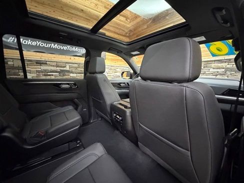 Used 2026 Chevrolet Suburban Z71 w/ Comfort Package AWD/4WD image 36