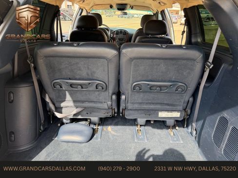 Used 2001 Chrysler Town & Country LXi image 10