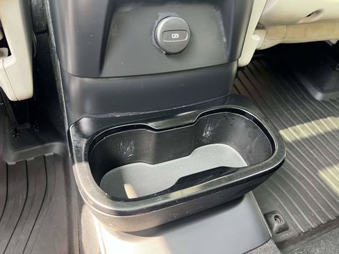 Used 2024 Volvo XC90 T8 Plus w/ Protection Package Premier AWD/4WD image 11