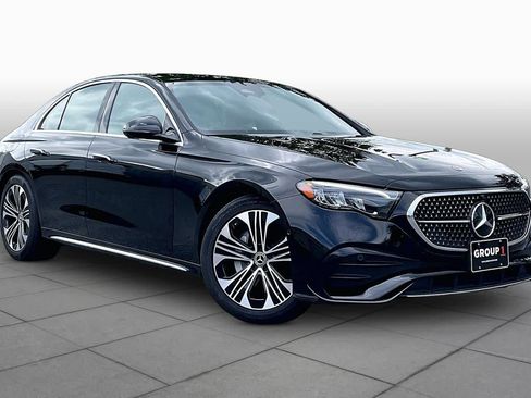 Used 2025 Mercedes-Benz E 350 4MATIC Sedan image 2
