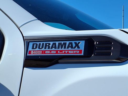 Used 2024 GMC Sierra 2500 AT4X w/ AT4X AEV Edition image 11